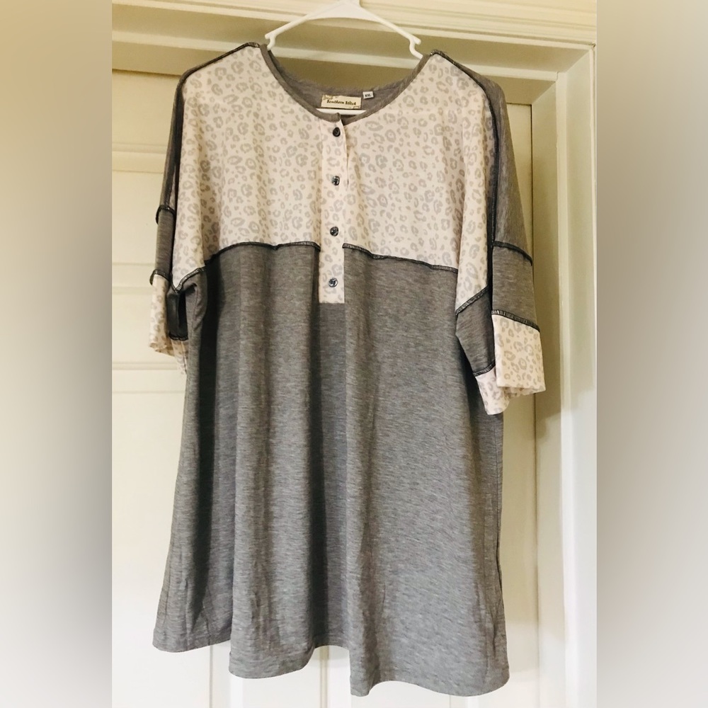 Women’s plus size pull on blouse.  New, never worn.
